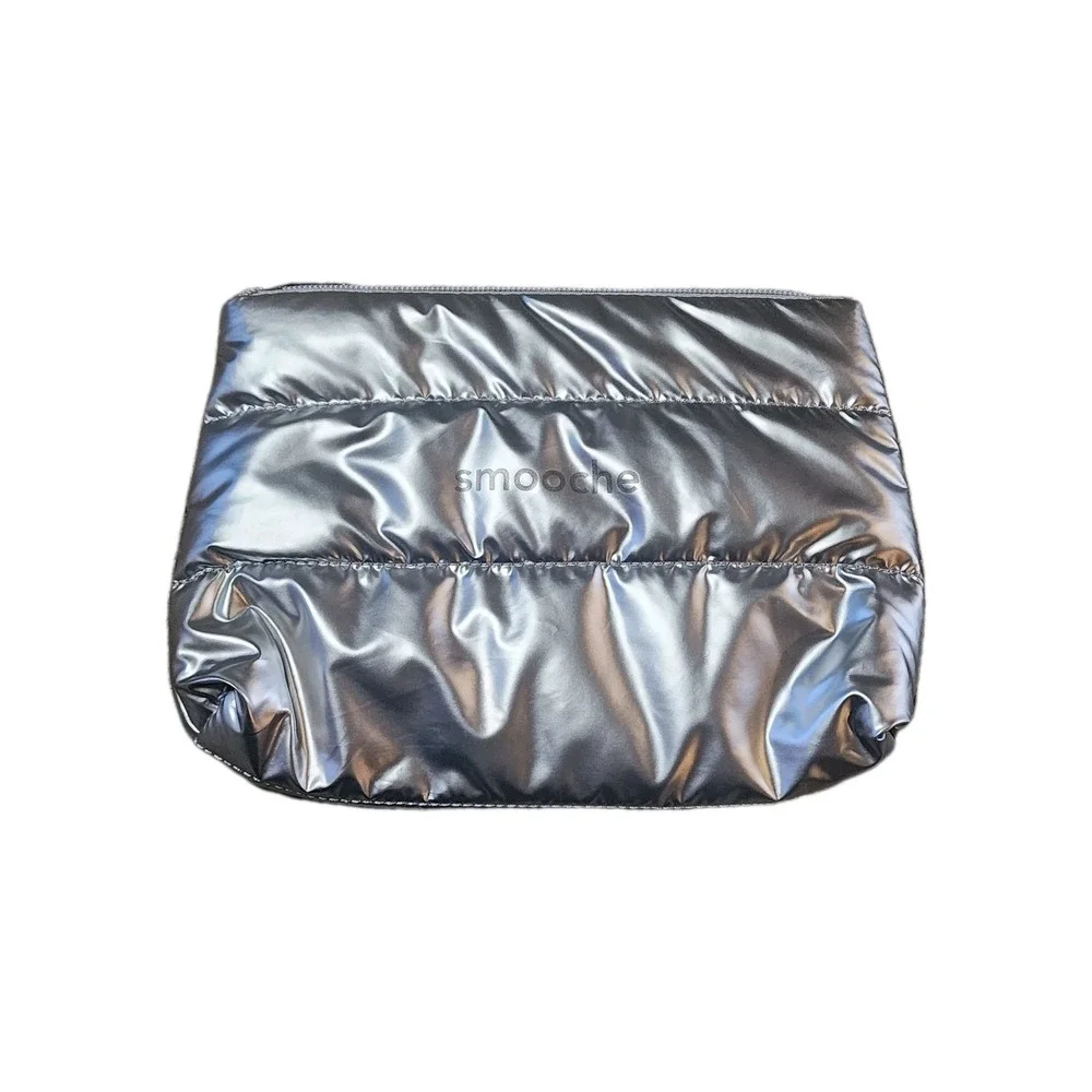 SMOOCH LIPS Metalic Silver Puffy Make Up Bag Cosmetic Clutch Puffer Bag Zip NWOT